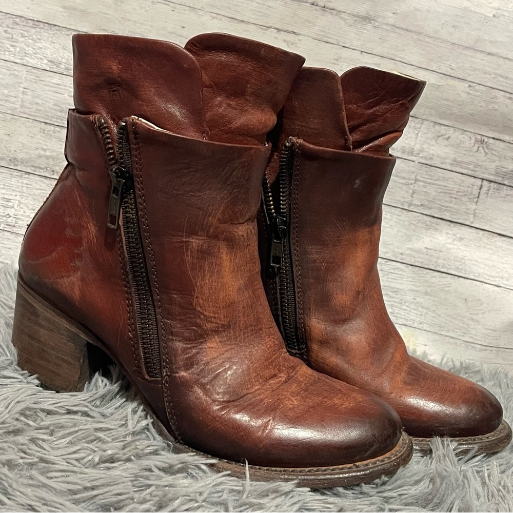 Freebird by Steven Weathered Booties Size 7